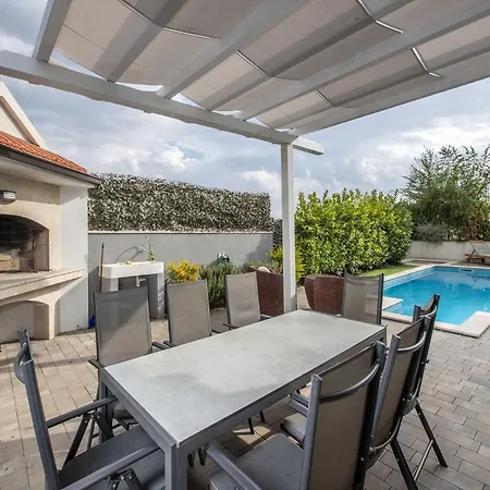 Apartment Andelka With Swimming Pool *