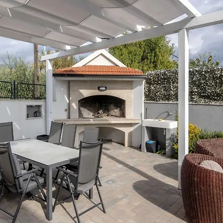 Andelka With Swimming Pool Apartamento Split