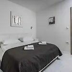 Andelka With Swimming Pool Apartment Split