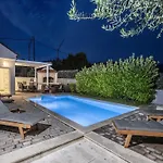 Apartment Andelka With Swimming Pool