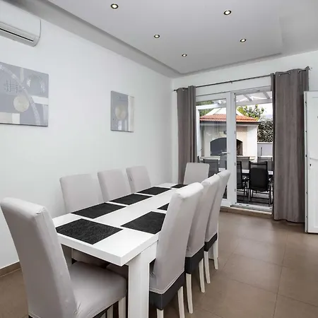 Andelka With Swimming Pool * 스플리트