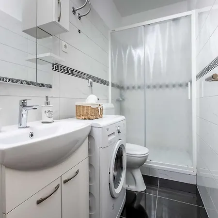 Andelka With Swimming Pool Apartment *