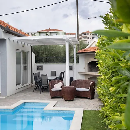 Andelka With Swimming Pool *