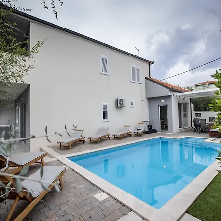 Andelka With Swimming Pool *