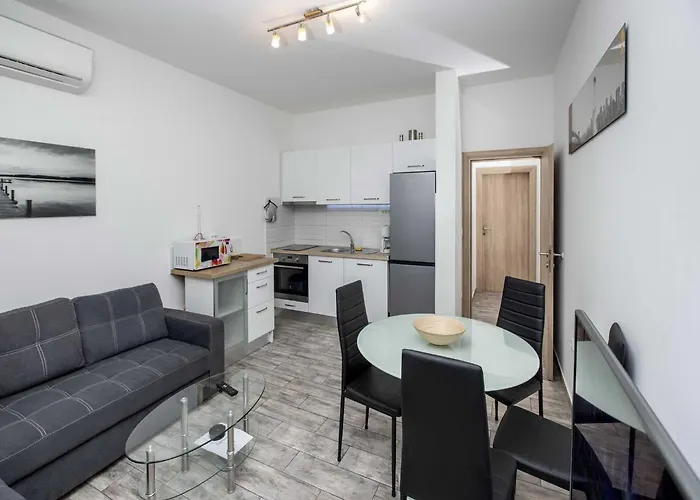 Andelka With Swimming Pool Apartment *