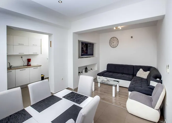 Andelka With Swimming Pool Apartment