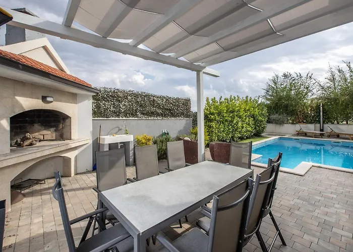 Apartment Andelka With Swimming Pool *