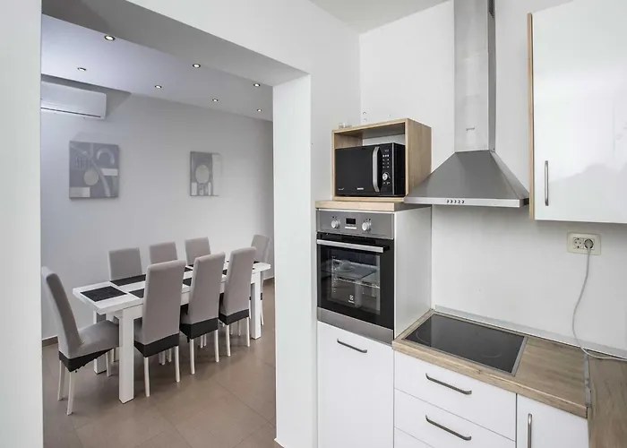 Apartment Andelka With Swimming Pool *