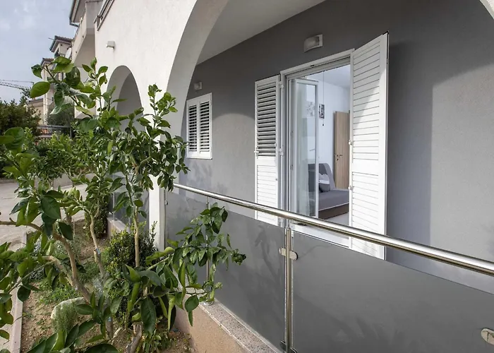 Apartment Andelka With Swimming Pool